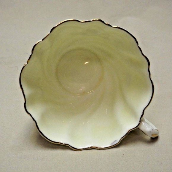 Paragon Fine Bone China by Appointment to HM the Queen Floral Tea Cup & Saucer - Picture 9 of 12